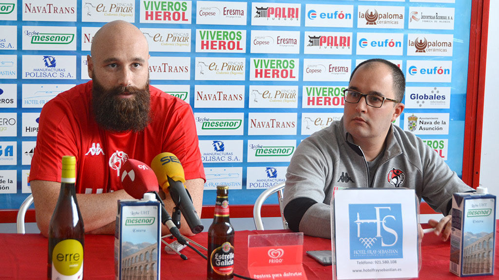 Ernesto (izq.) y Dani Gordo, durante la rueda de prensa previa al encuentro frente al Granollers. / A. MARUGÁN