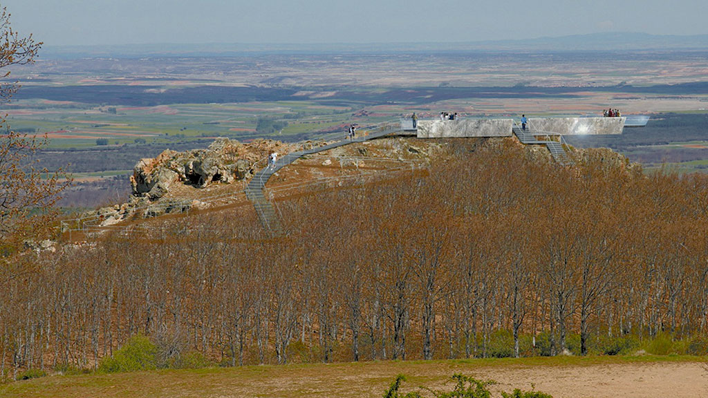 Simulación del resultado de la construcción del nuevo mirador sobre las vistas de la Sierra de Ayllón. / El Adelantado