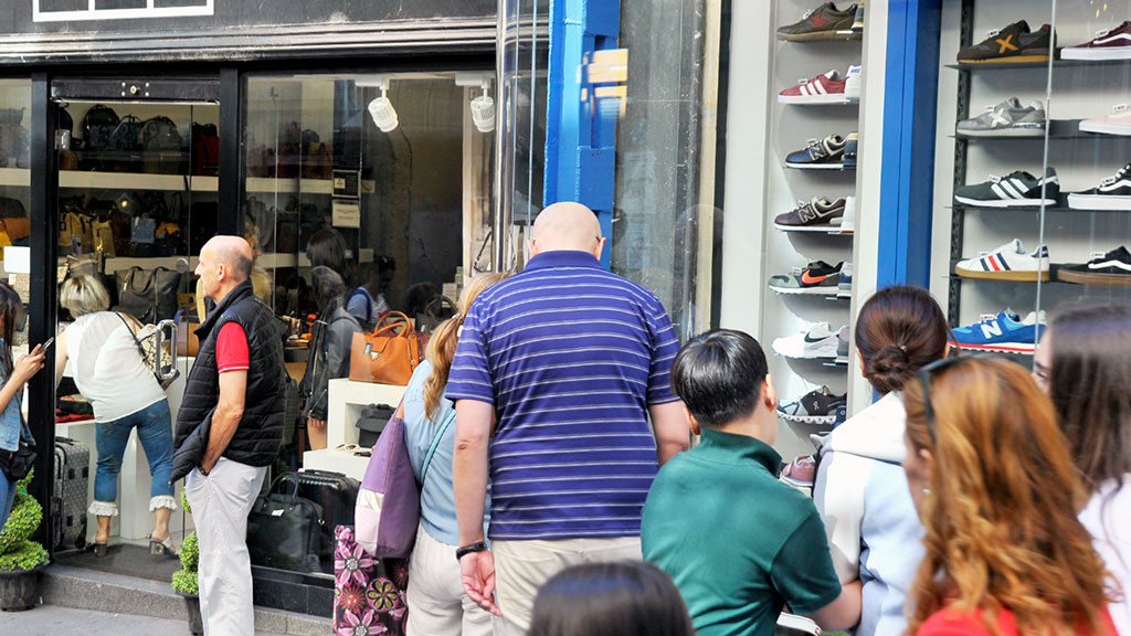 El año para los comerciantes no está siendo especialmente halagüeño en cuanto a volumen de negocio, según el barómetro de la ACS. / kamarero