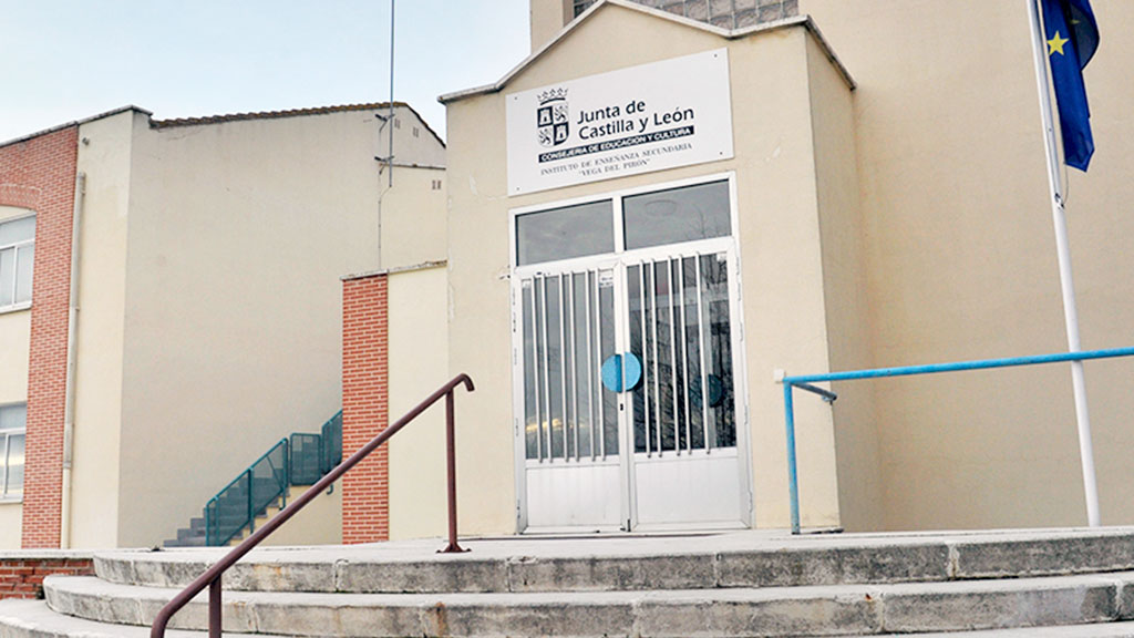Instituto Vega del Pirón, de Carbonero el Mayor. / KAMARERO