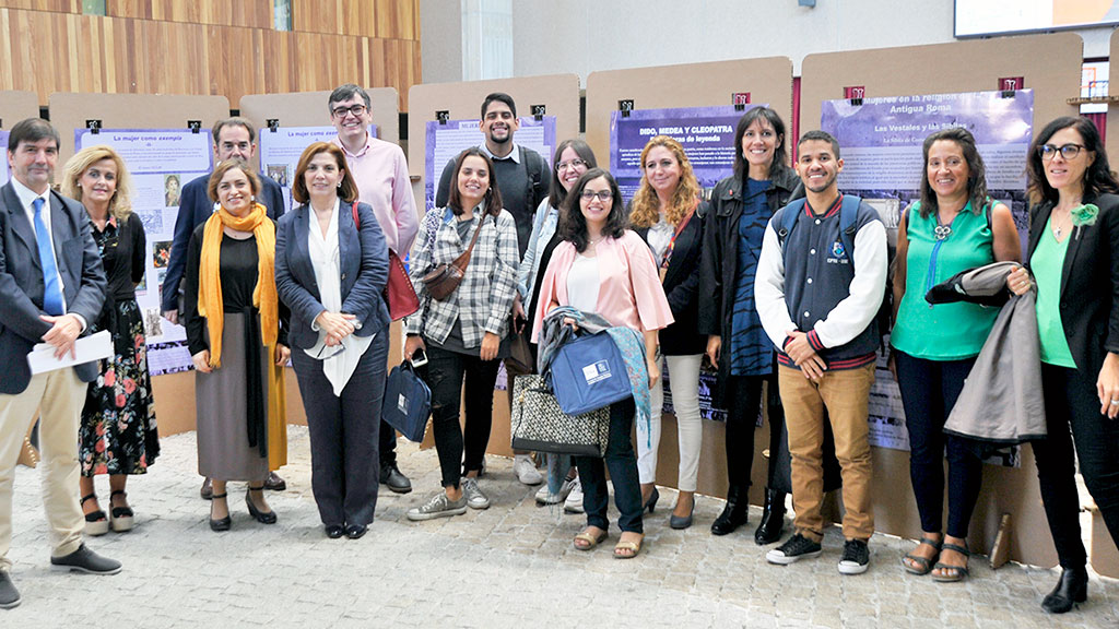 Cerca de 20 paneles conforman esta exposición cuyo único fin es el de hacer a la gente reflexionar./kamarero