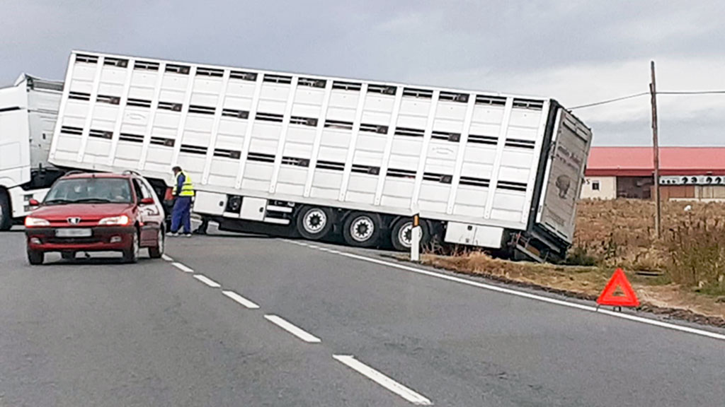 12 2 suceso camion atrapado pinillos