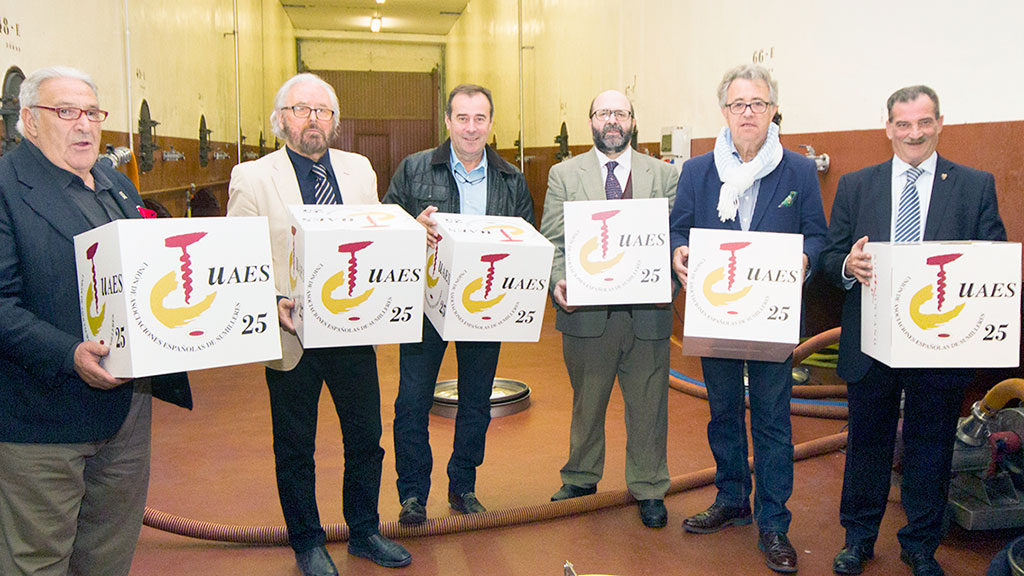 José Luis Aragüe (izq.) y Pablo Martín Martín (drch.) en la celebración del 25 aniversario de la UAES. / E. A.
