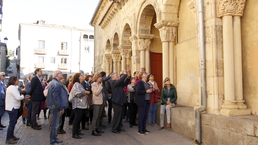 Visita a la iglesia de San Martín durante las I Jornadas sobre románico en Segovia. / Nerea Llorente