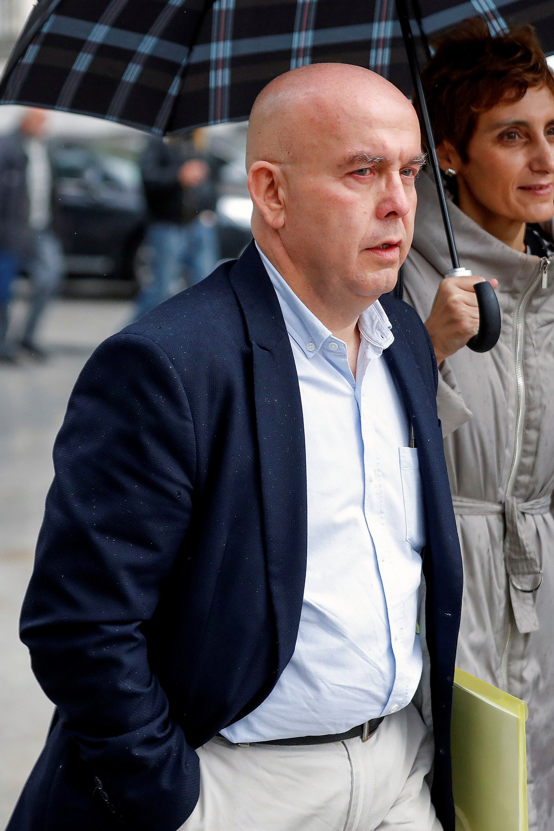 El abogado de Puigdemont y Torra a su llegada a la Audiencia Nacional.