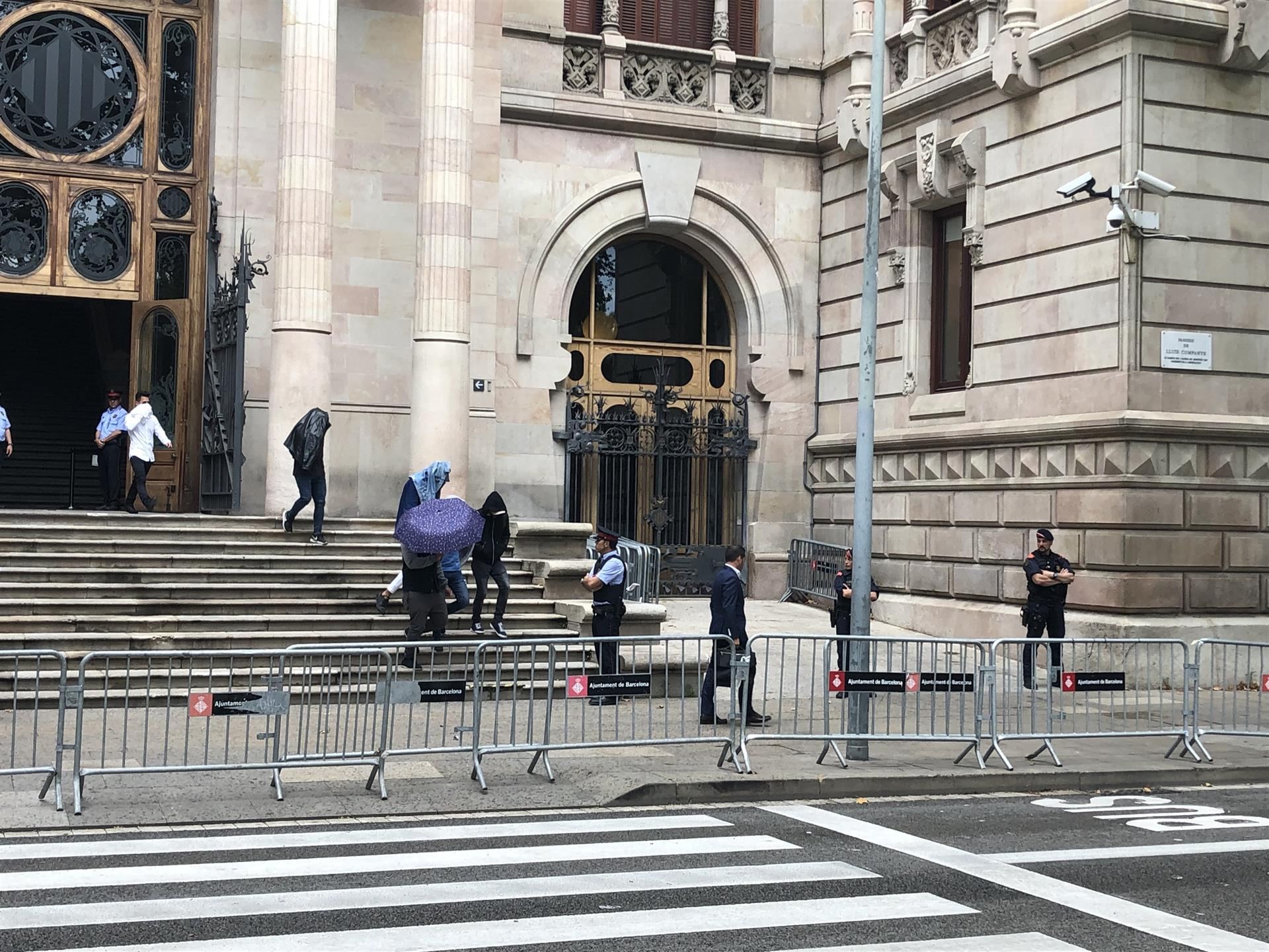 El juez no ve intimidación ni violencia ya que la víctima estaba inconsciente.