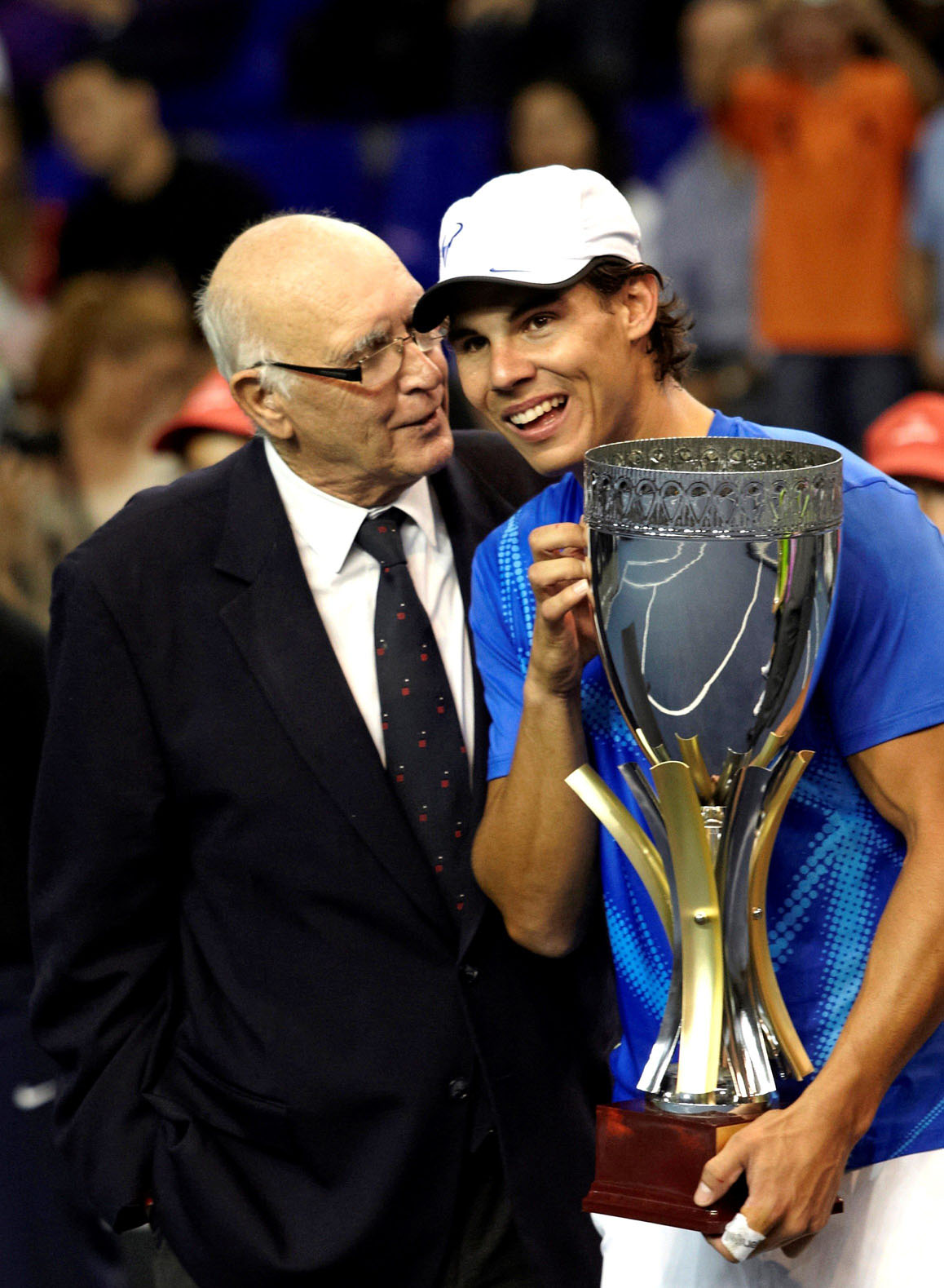 Andrés Gimeno (izq), junto a Rafa Nadal en una imagen de 2011. / EFE