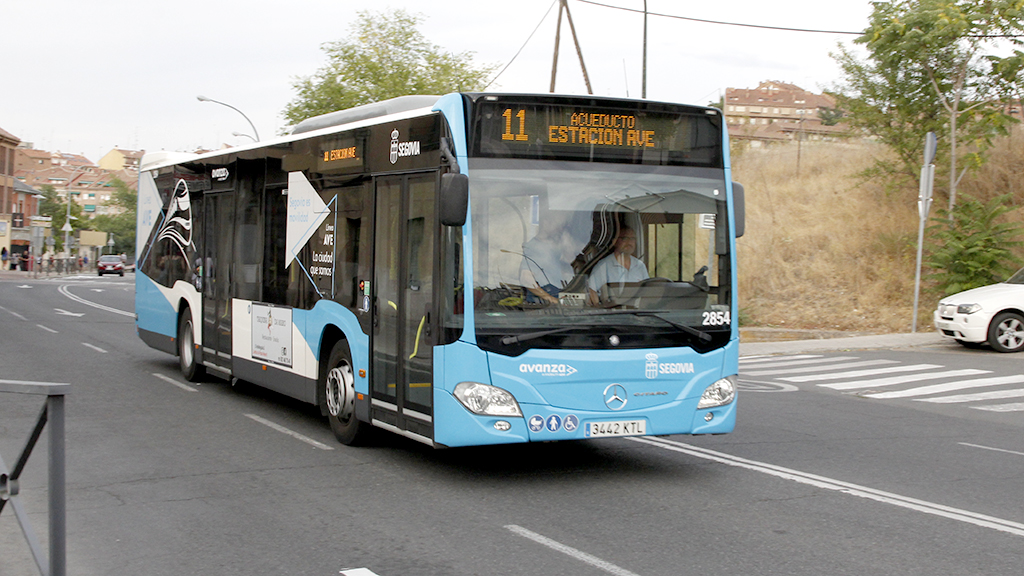 Actualmente son dos las líneas que realizan el trayecto con la estación Segovia-Guiomar, la 11 y la 12. / Nerea Llorente