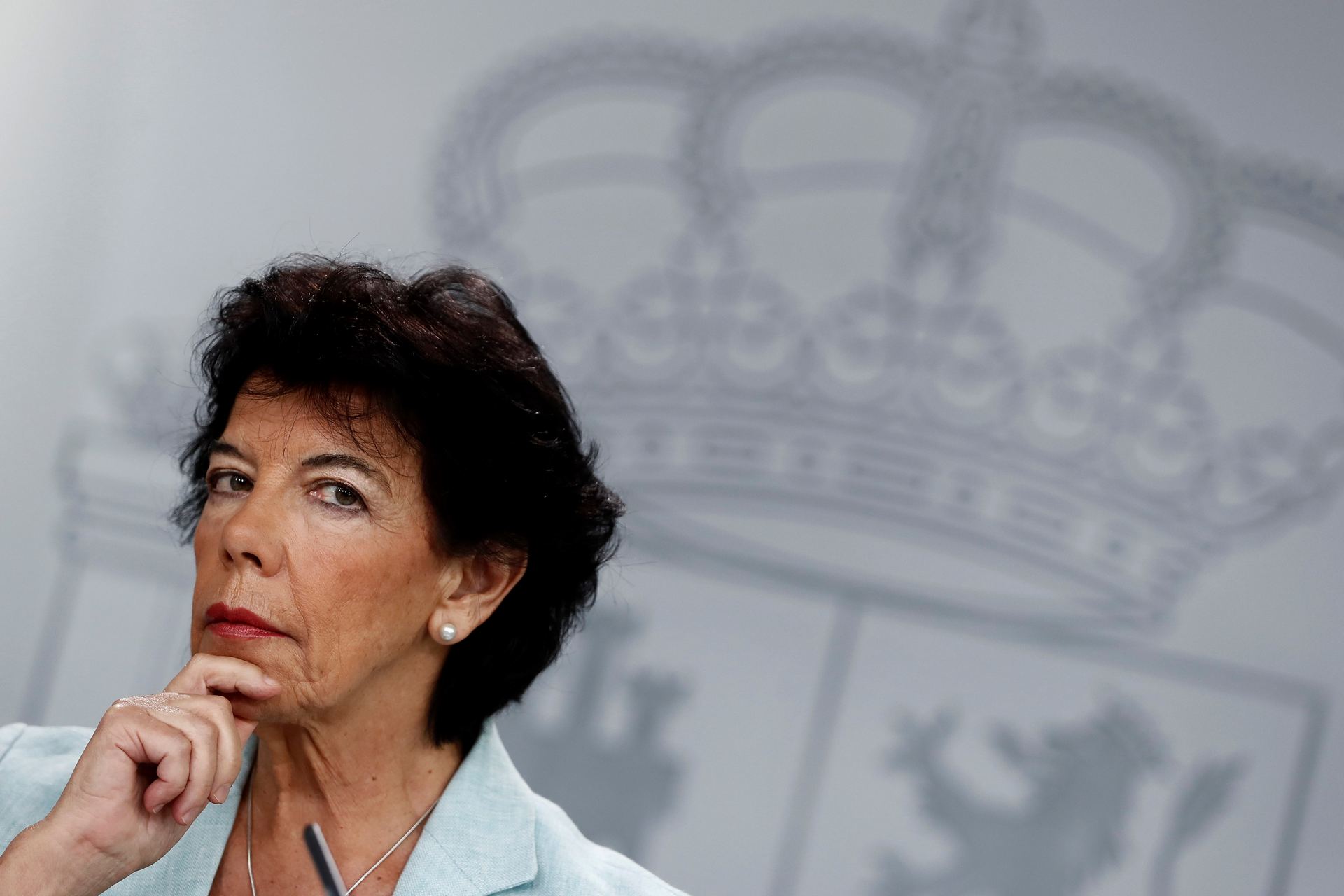 La ministra y portavoz del Gobierno en funciones, Isabel Celaá, en una rueda de prensa tras el Consejo de Ministros. / EFE