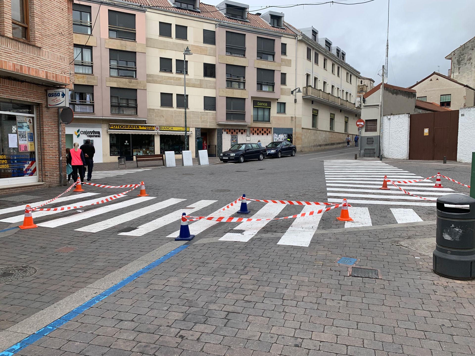 Nuevos pasos de peatones en la confluencia de calles La Resina, Concepción y Huertas. / C.N.