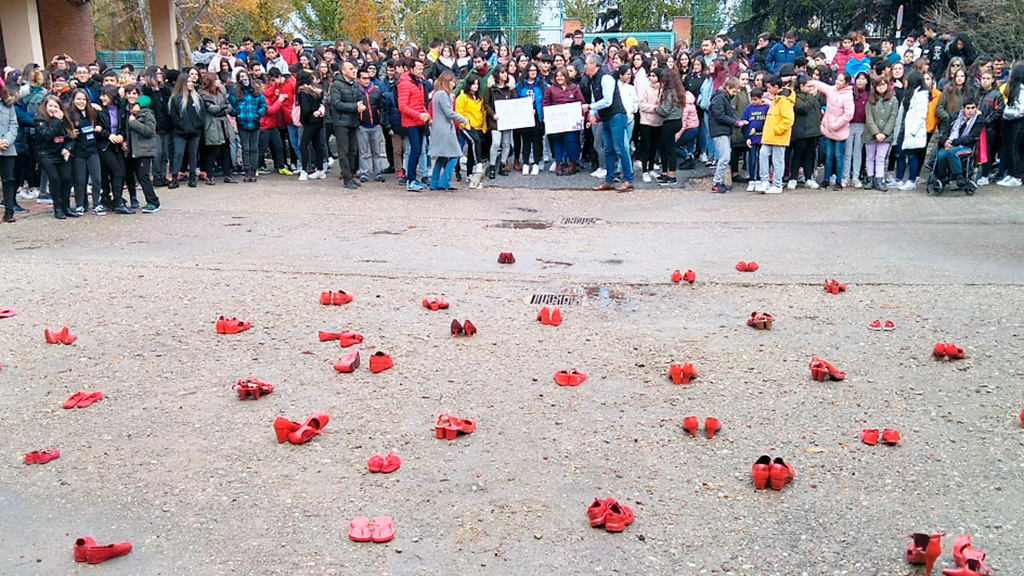 06 3 dia violencia genero ies giner rios caminata