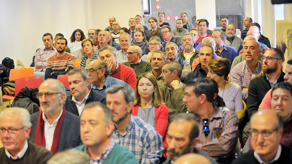 La construcción anima a los jóvenes a unirse a un sector más moderno 2 07 2kama reunion fundacion anastasio de gracia ugt consejero economia kam4168