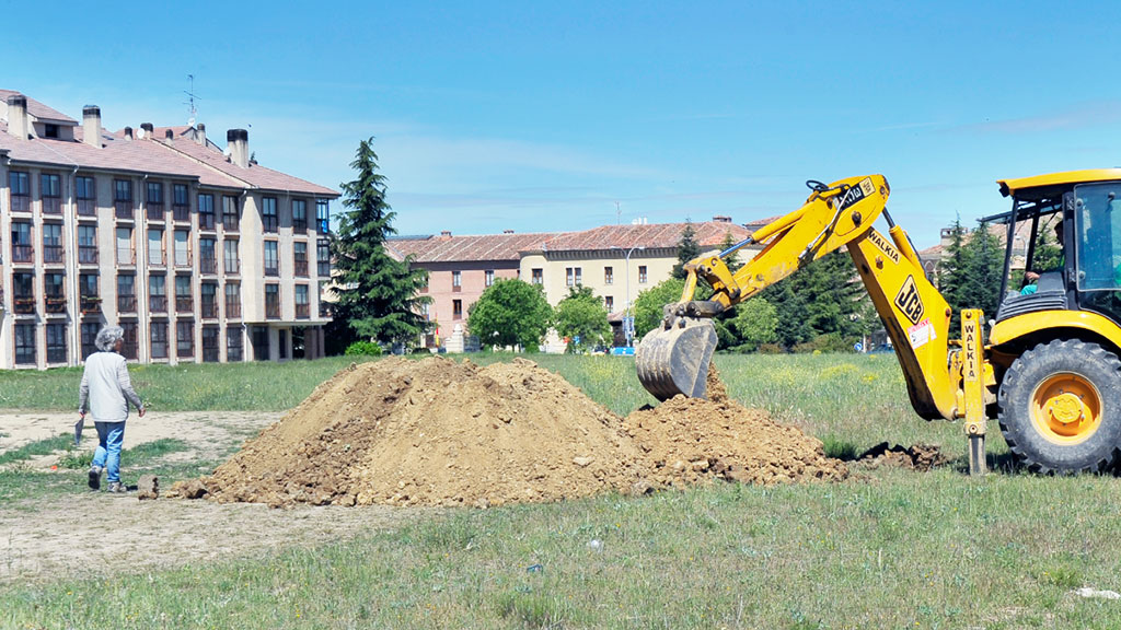 Sondeos del estudio arqueológico, realizados en mayo en la finca donde se edificará el centro de salud Segovia IV. /KAMARERO