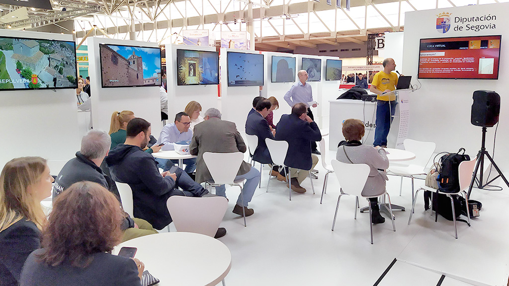 Asistentes a una de las actividades realizada en el stand de Prodestur. / el adelantado