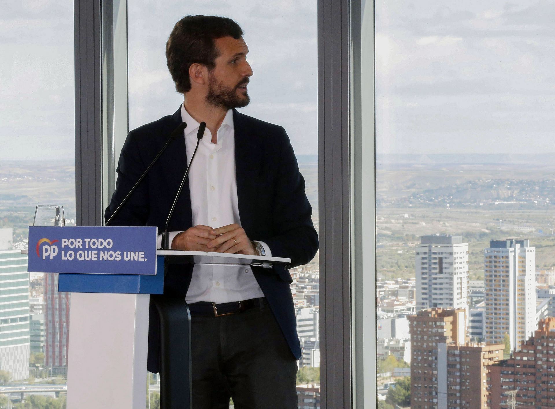 Vista del plató del debate electoral en el Pabellón de Cristal de la Casa de Campo de Madrid. / efe