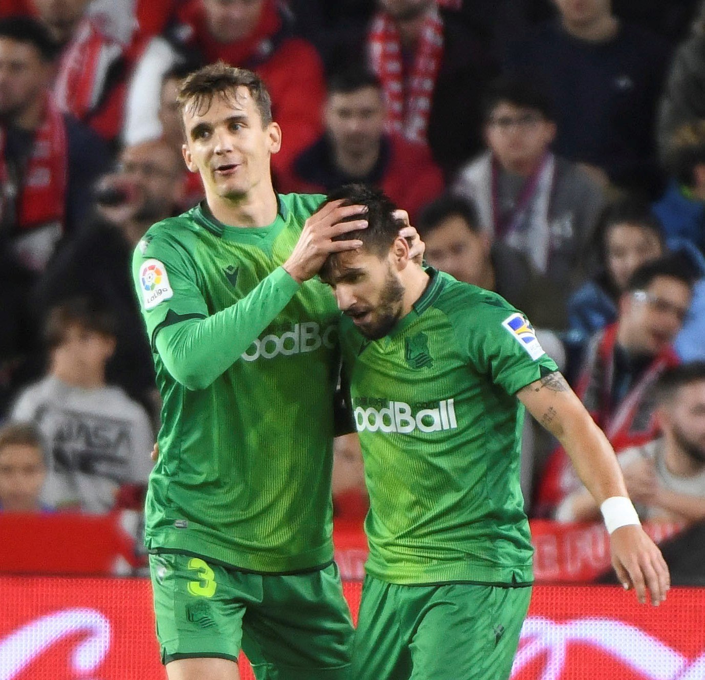 Portu (dcha) celebra su primer gol ante el Granada. / EFE