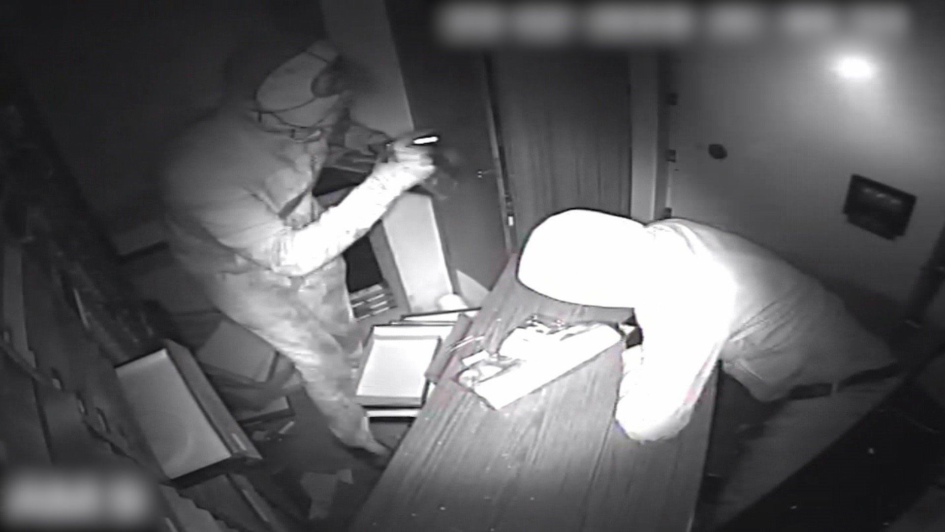 Los ladrones emplearon el método del butrón para acceder a la cámara acorazada donde robaron las joyas.