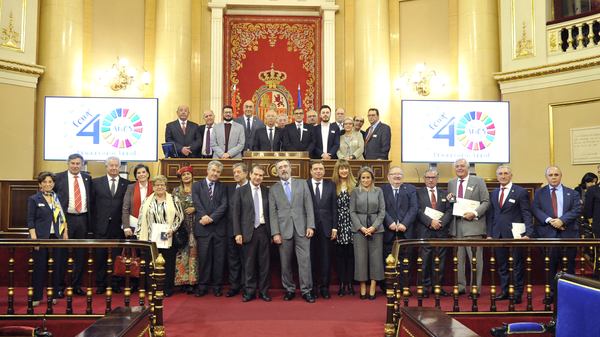 Los homenajeados, durante el acto celebrado ayer en el Salón de Sesiones del Senado. / el adelantado