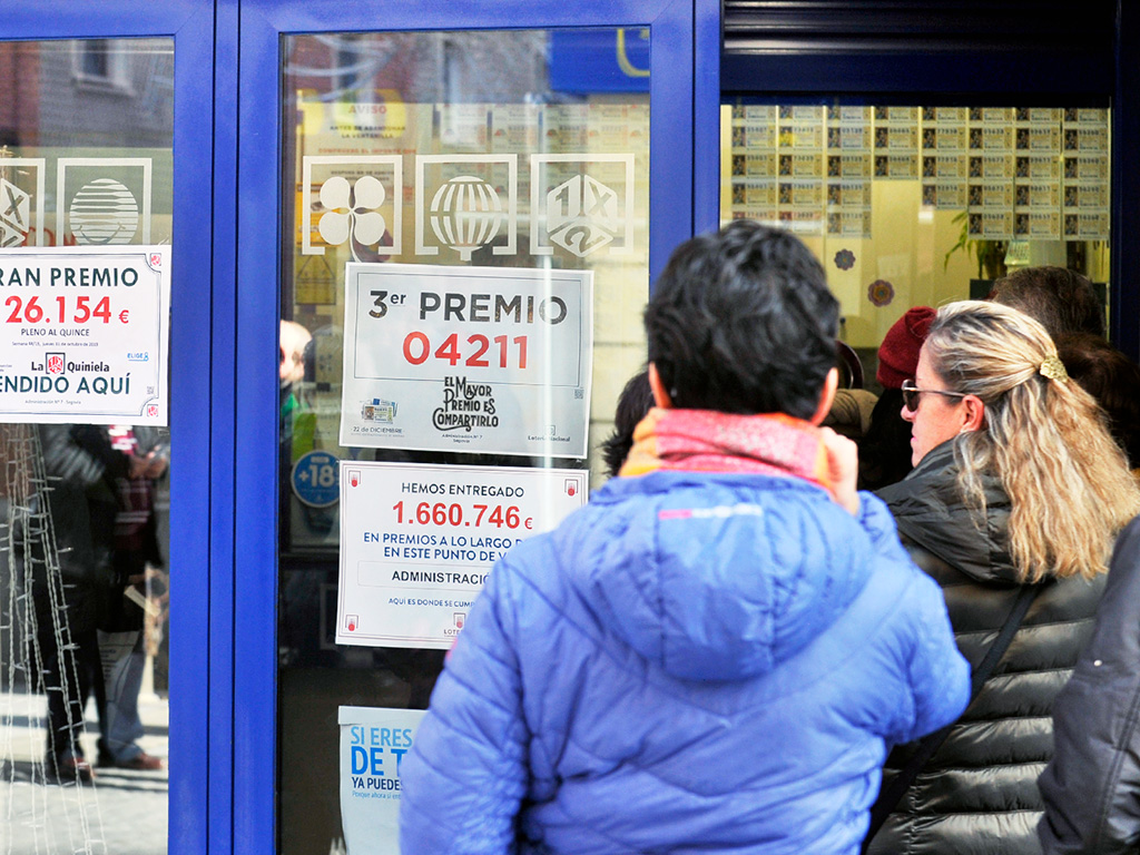 04 1kama Loteria Navidad Cola Administracion 7 KAM0119