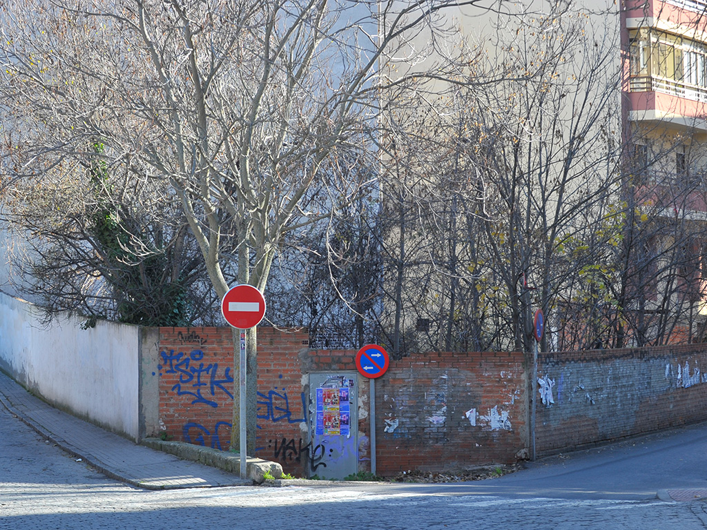 El PEAHIS prevé el ensanche de la calle Antonio Machado 2 06 2kama Calle Antonio Machado Jose Zorrilla Morillo Solares Edificio KAM1626