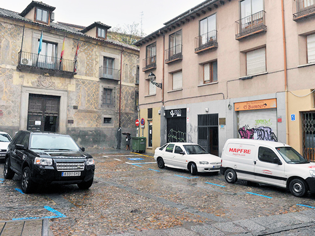 El suceso ocurrió en un bar de la Plaza de la Tierra./KAMARERO