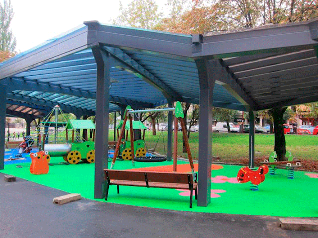 Imagen de un parque infantil cubierto similar al que propone el Partido Popular para Segovia. / El Adelantado