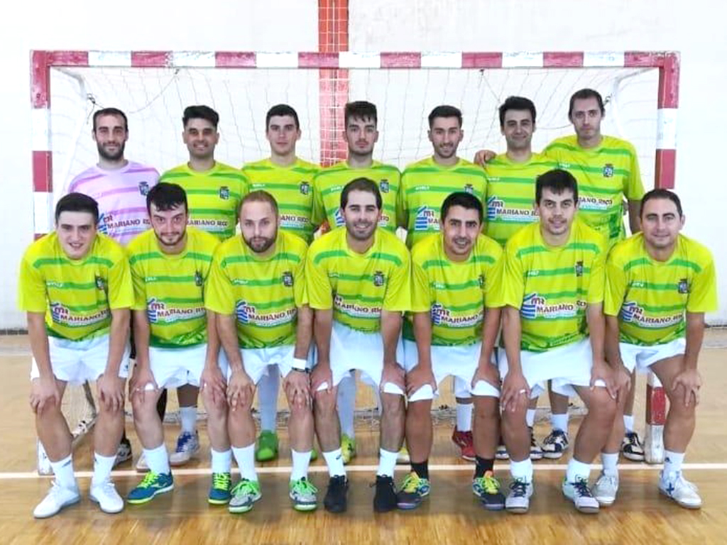 Componentes de la plantilla del FS Cuéllar, antes de un partido de la competición de la Segunda División B. / FS CUÉLLAR