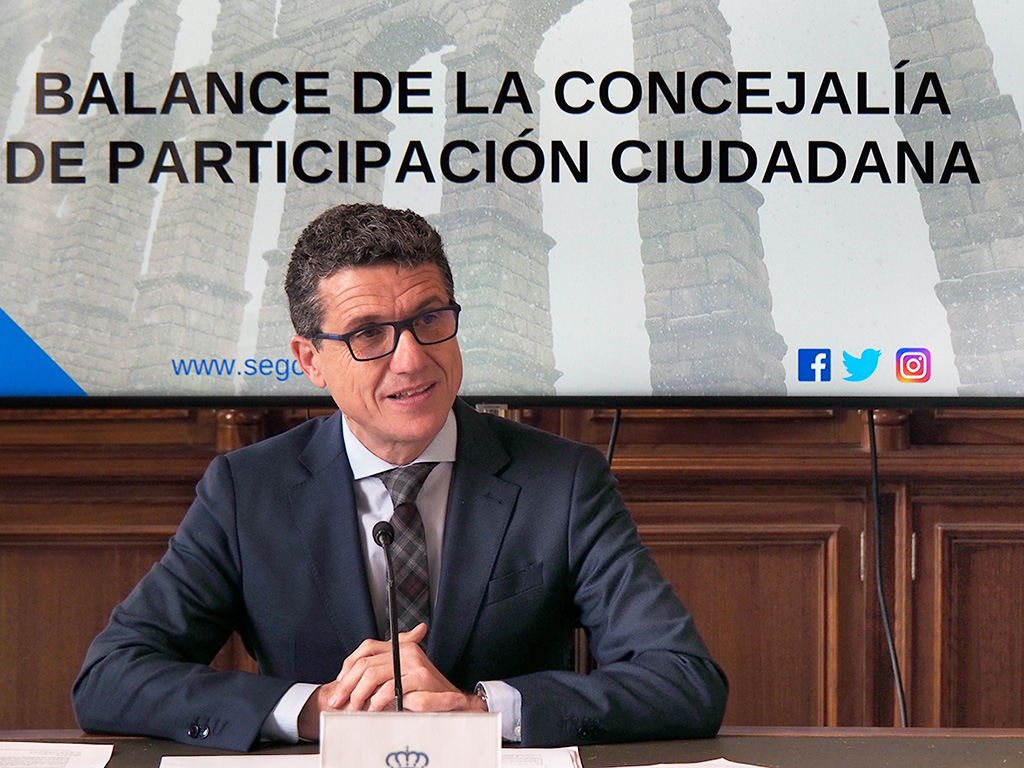 El concejal de Participación Ciudadana, Andrés Torquemada, en rueda de prensa. / Kamarero