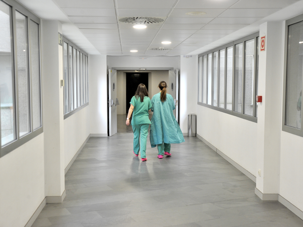 Profesionales de la Enfermería en el Hospital General de Segovia. Archivo / KAMARERO