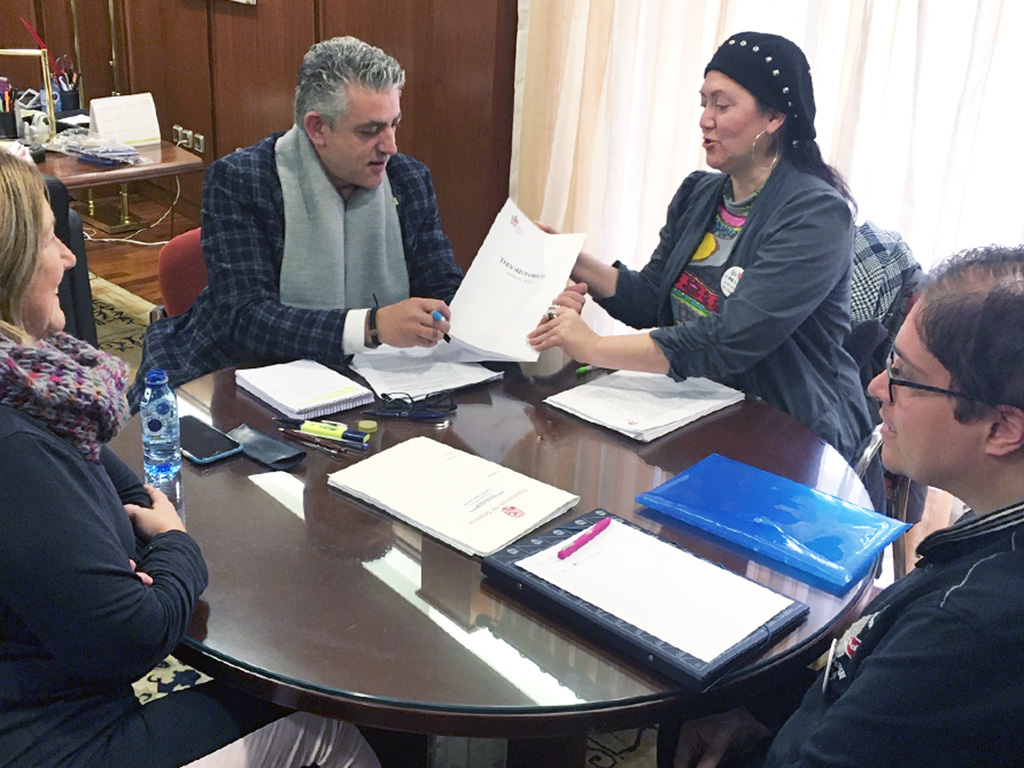 Un momento del encuentro con el vicepresidente de la Diputación. /E.A.