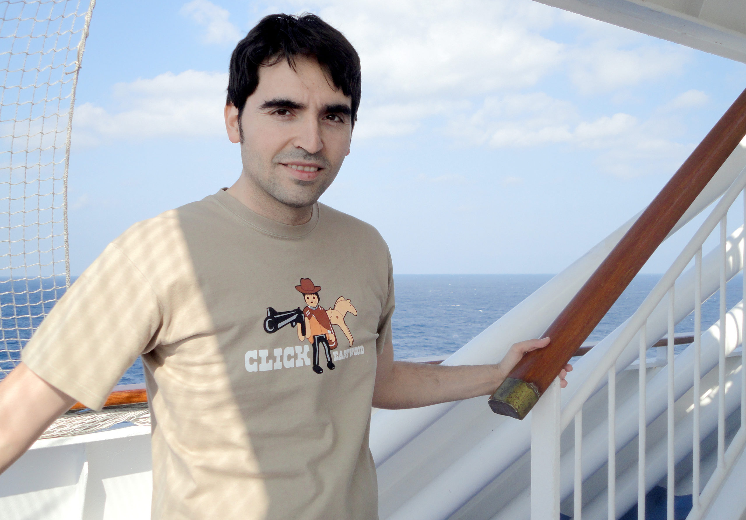 El poeta sevillano, Diego Vaya, acudirá a recoger el premio obtenido por su obra‘Man with no name’. / E.A.