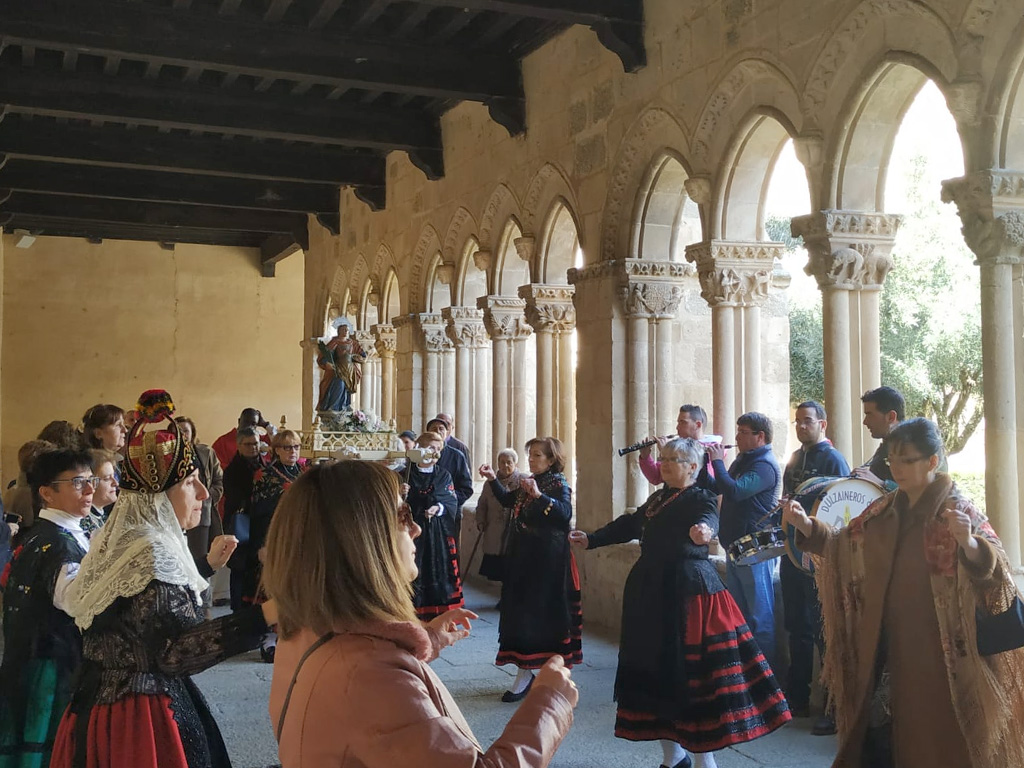 La procesión se celebrará en el Claustro donde ‘Los Dulzaineros de la Villa’ amenizarán el acto. / E.A.