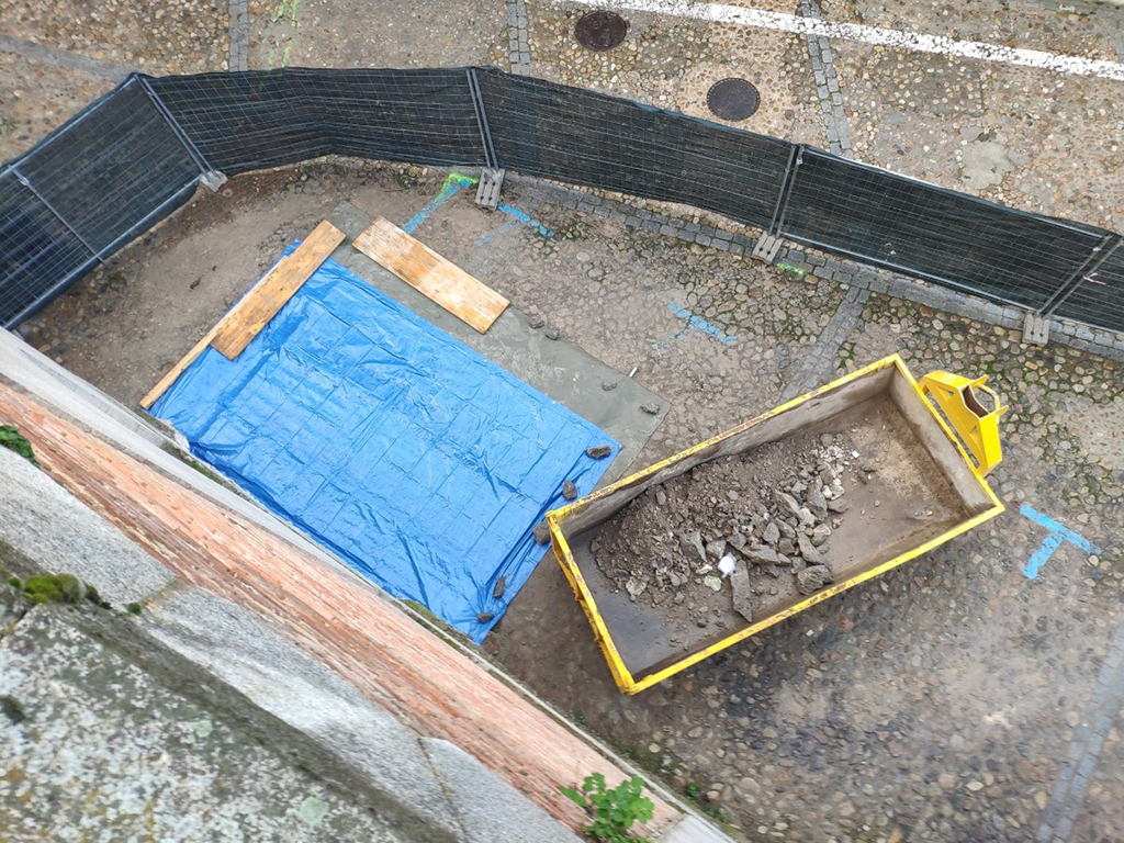 Así se encontraba la ejecución de este ascensor hace ahora un mes, el 2 de diciembre de 2019. / E. A.