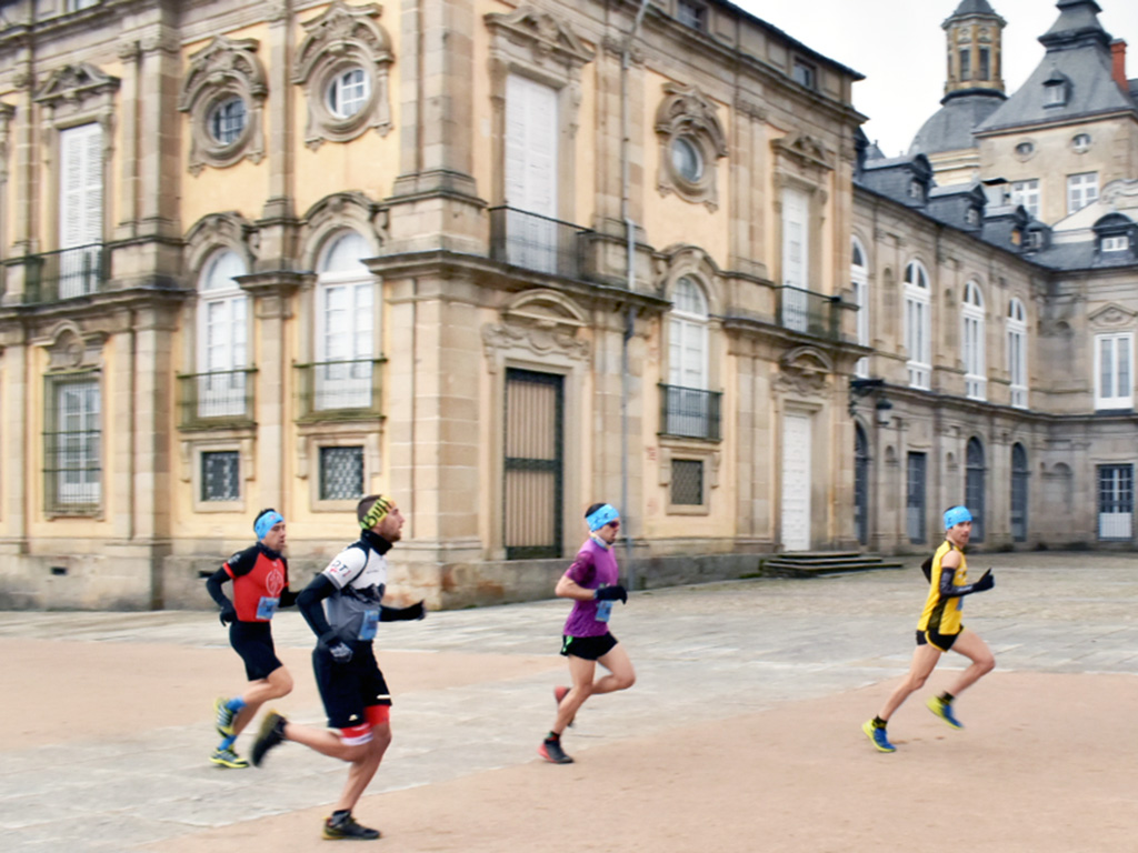 David López Castán encabeza la Vuelta a los Jardines de La Granja. / FRANCISCO SÁNCHEZ VIRAZ