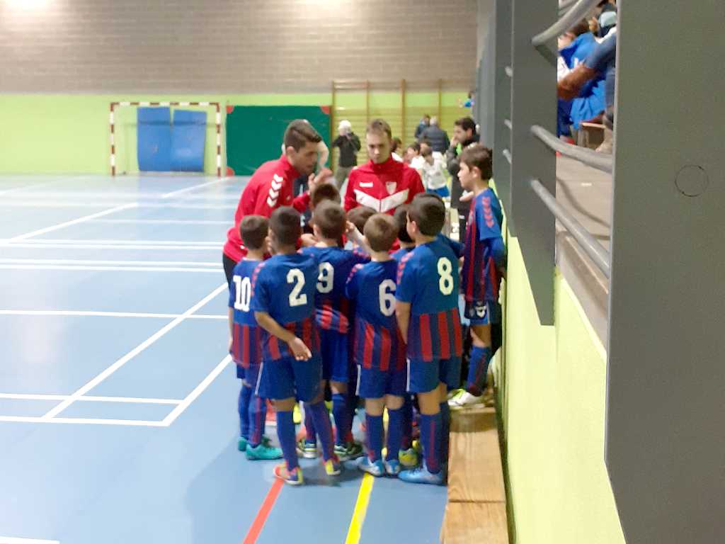 Un tiempo muerto durante la final que disputaron el CD La Lastrilla A y la Gimnástica Segoviana A. / J.M.