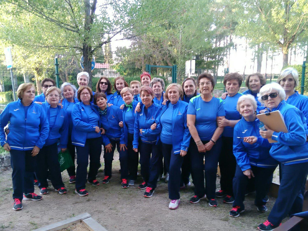 Integrantes del equipo de bolos femeninos ‘Las segovianas’. / E.A.