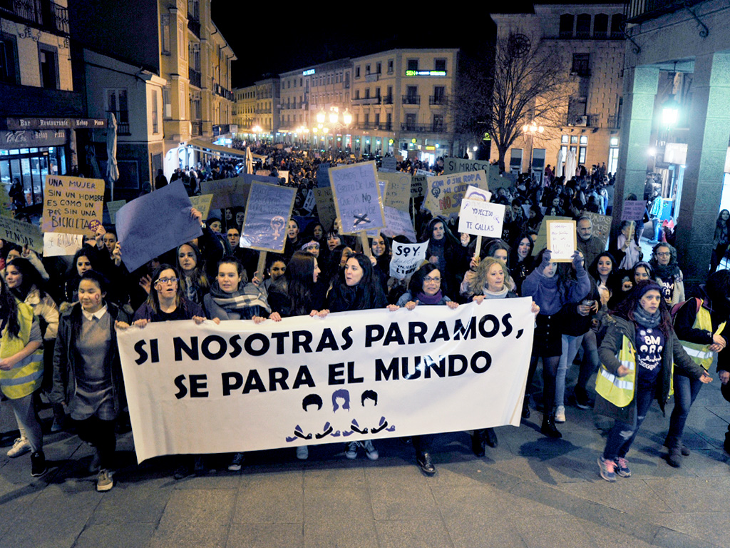 Un momento de la manifestación convocada el año pasado en el Día Internacional de la Mujer. / KAMARERO