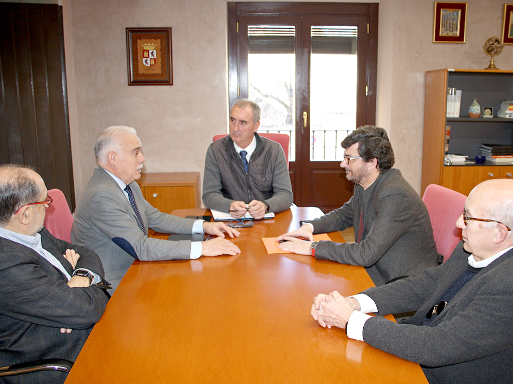 El delegado recibió a presidente y directivos del Colegio de Médicos. / E. A.