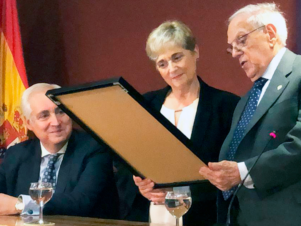 13 3 centro segoviano en Madrid premios fidelidad tierra