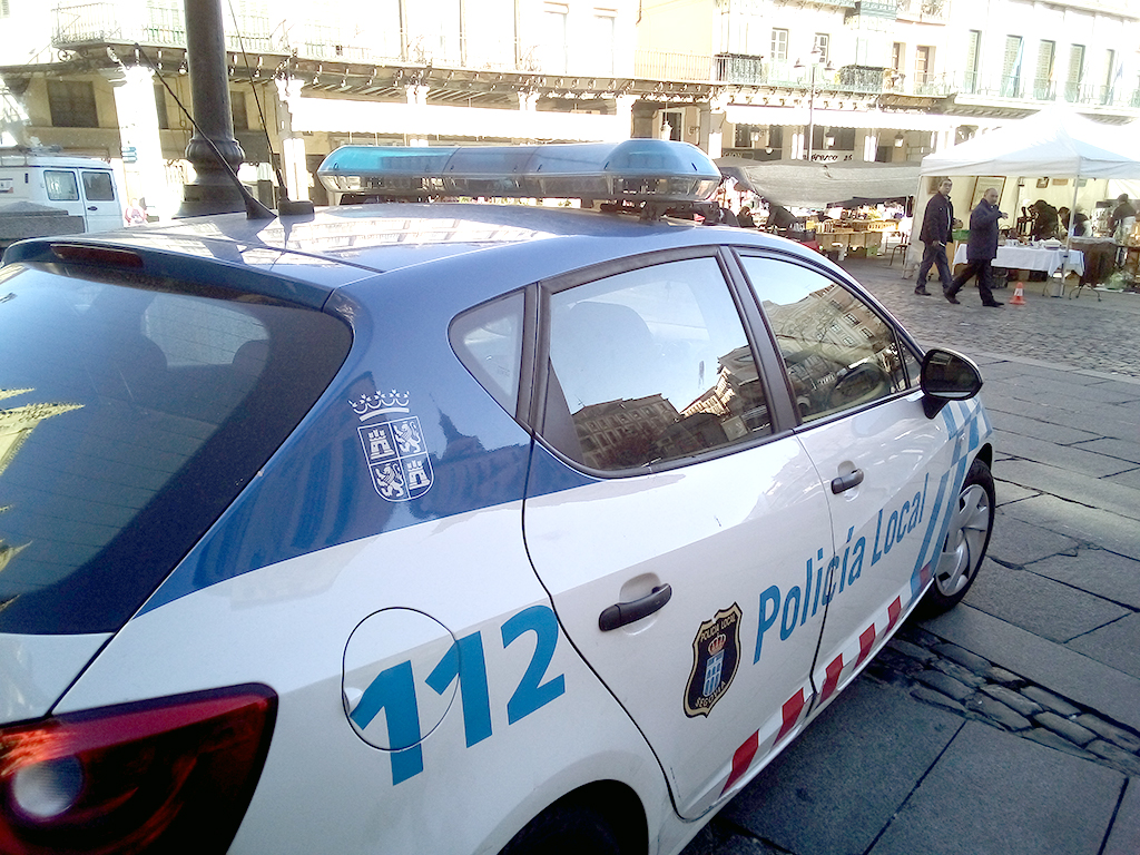 Vehículo de la Policía Local de Segovia. / Kamarero