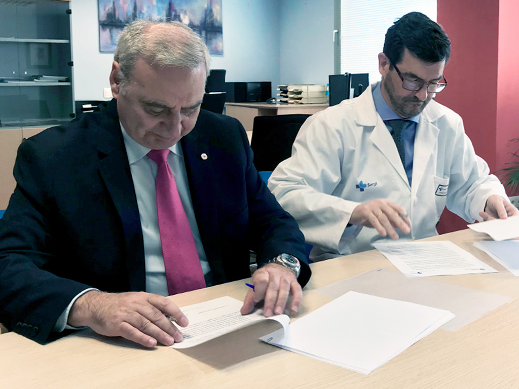 Firma del convenio de colaboración./ E. A.