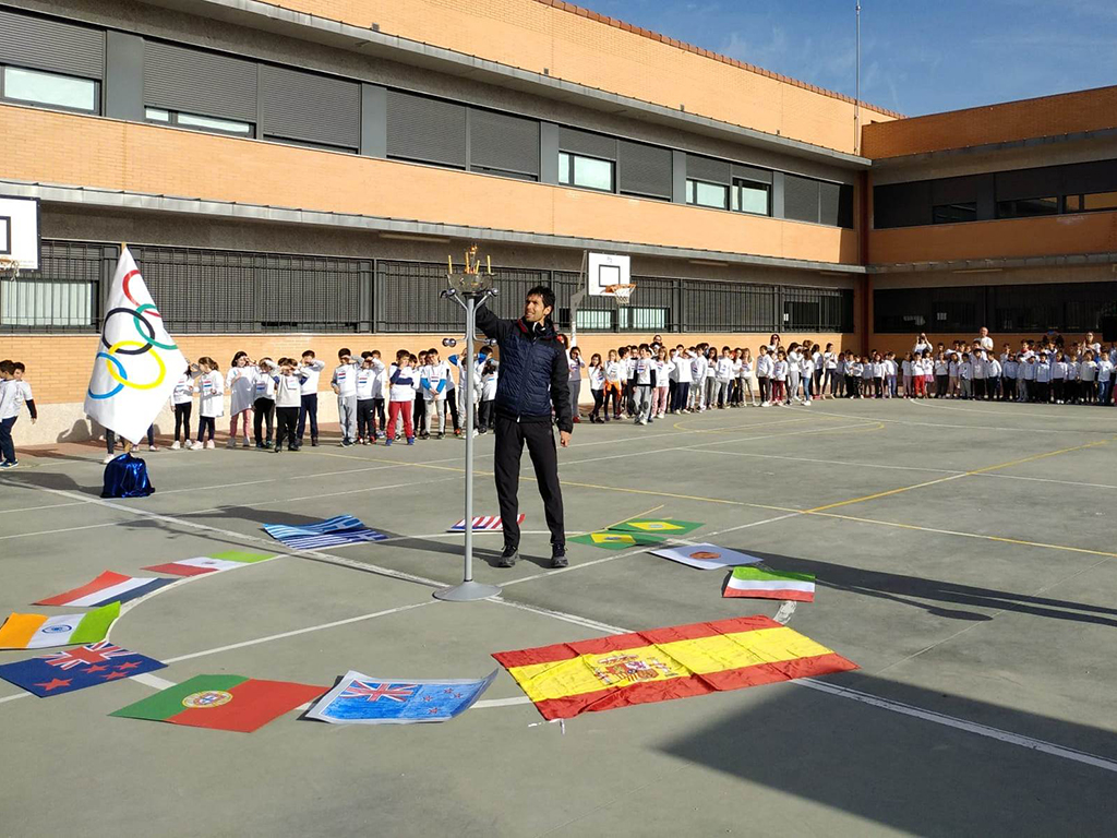 Los escolares celebraron las ‘Almendrolimpidas’./E.A.