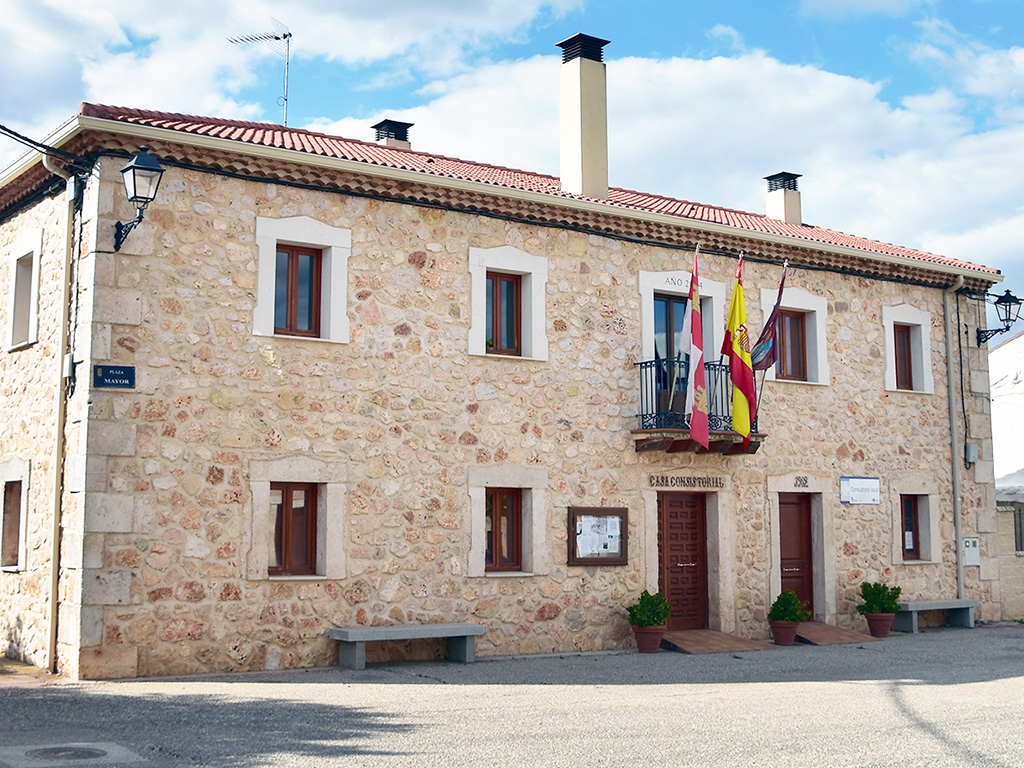 Fachada del Ayuntamiento de Bercimuel,  a día de hoy sin gobierno. /E.A.