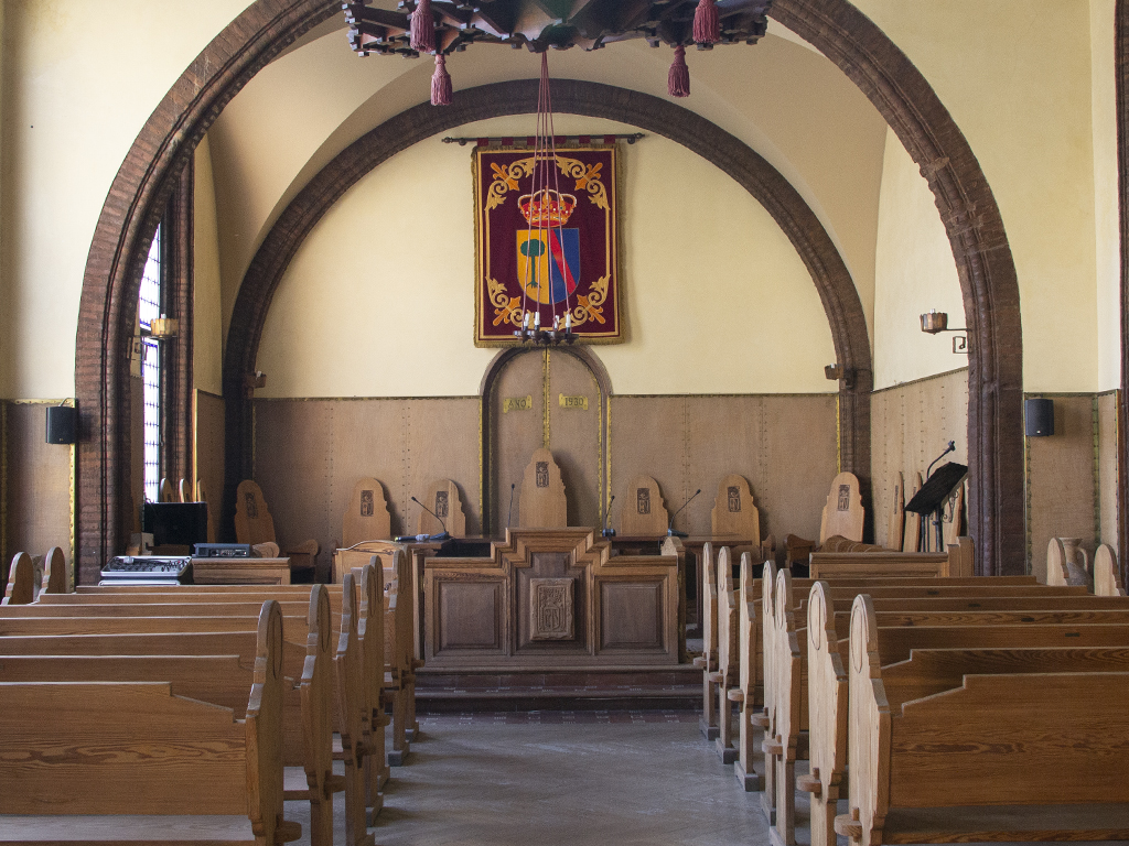Los alumnos escogerán a su alcalde en el salón de actos del Ayuntamiento de Coca. / Nerea Llorente