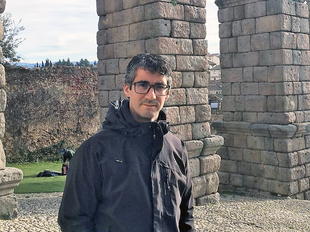 Carlos Heras Bernardino aprovecha muchos fines de semana para disfrutar de su ciudad y de los amigos y familiares que aquí tiene. /E. A.