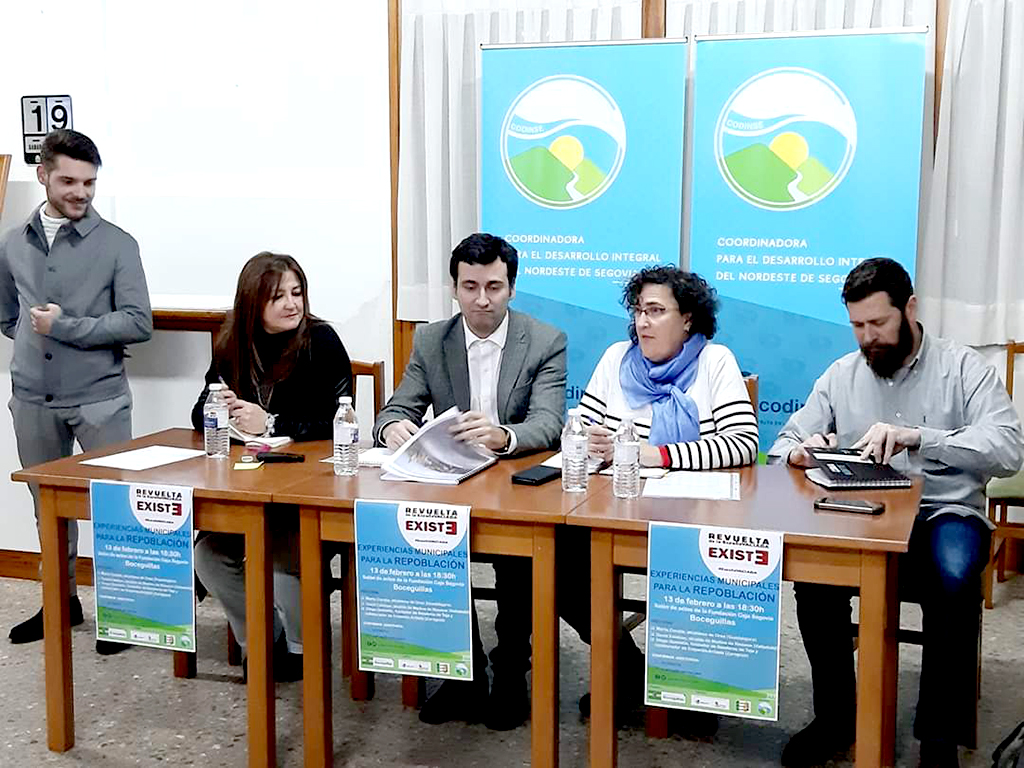 Aarón Arranz, alcalde de Boceguillas; Marta Corella, alcaldesa de Orea (Guadalajara); David Esteban, de Medina de Rioseco (Valladolid); Mª Mar Martín, de Codinse, y Diego Quesada, de Artieda (Zaragoza).