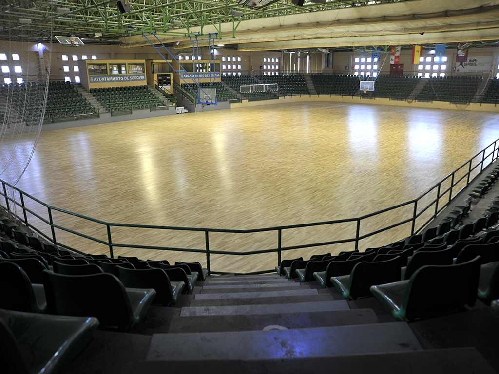 Podemos detecta errores en el proyecto de señalización de lectura fácil del pabellón Pedro Delgado 1 Cancha del pabellón deportivo ‘Pedro Delgado’, instalación municipal situada en Nueva Segovia. / Kamarero