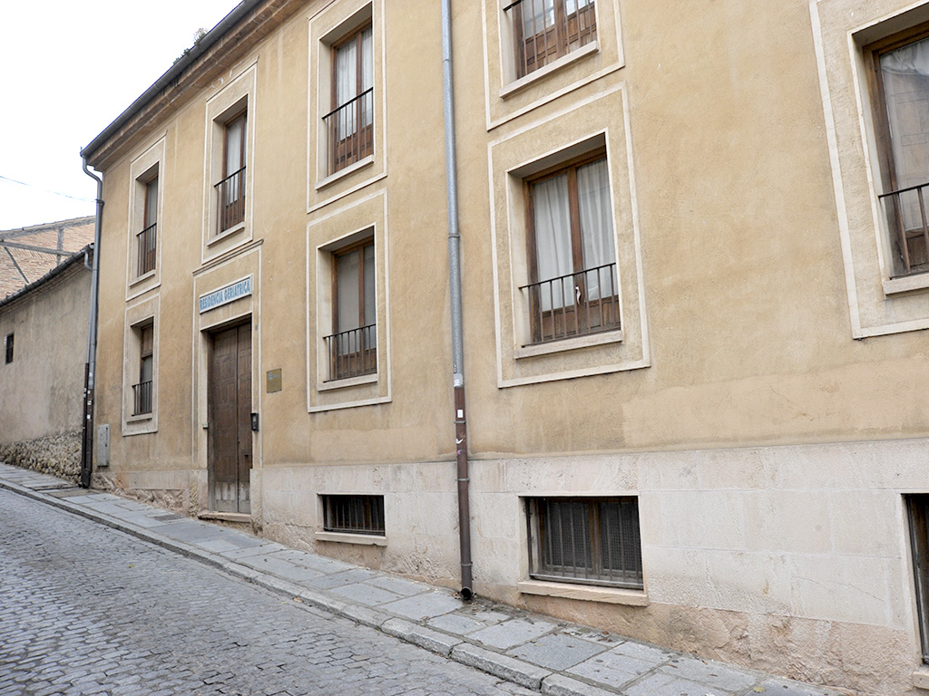 Fachada del edificio que albergará la nueva residencia de la IE. / Kamarero