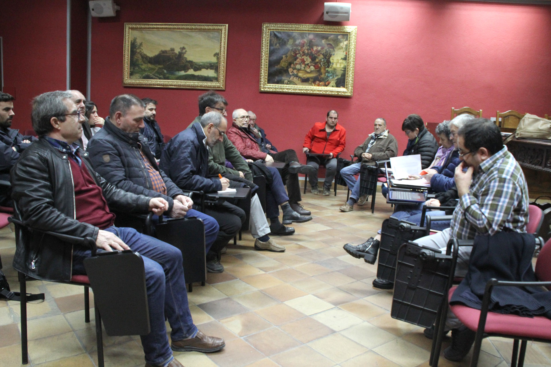 Reunión del Club Ciclista celebrada el viernes con vistas al 19 de abril, Día de Las Chuletas.