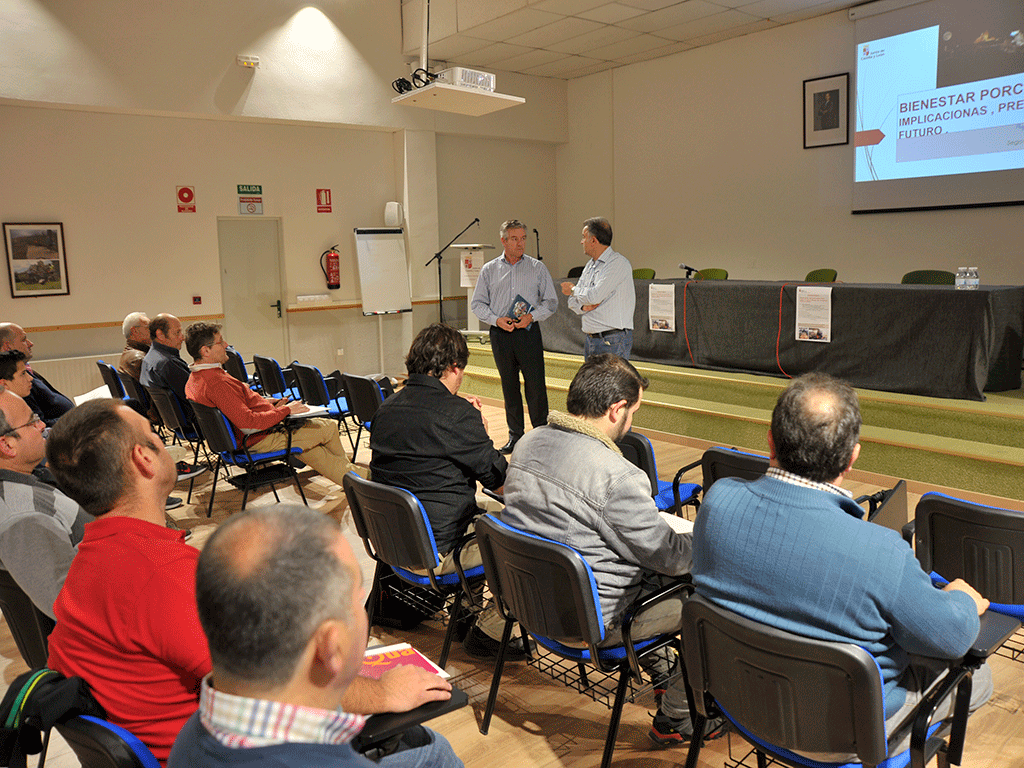 Una charla en la Escuela de Capacitación Agraria de Coca. / EL ADELANTADO